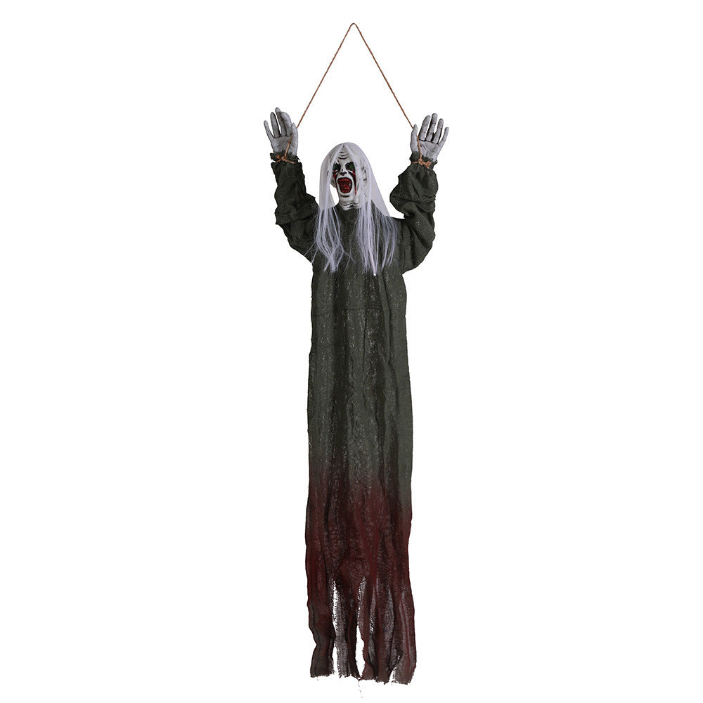 Uhyggelig hængedekoration med spøgelse og blodpletter til halloween