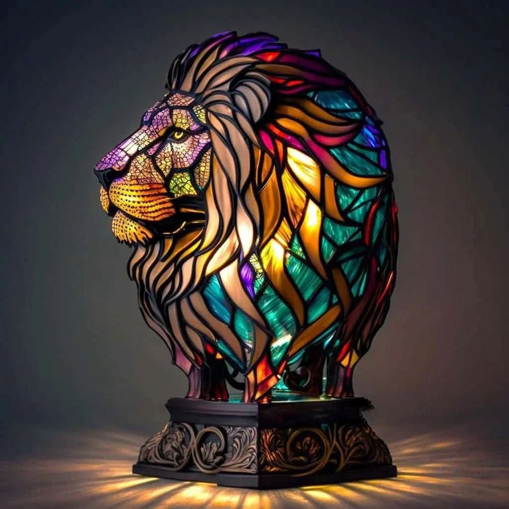 Kunstnerisk bordlampe i glas med dyremotiv til hyggelig stemning