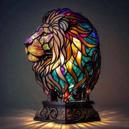 Kunstnerisk bordlampe i glas med dyremotiv til hyggelig stemning