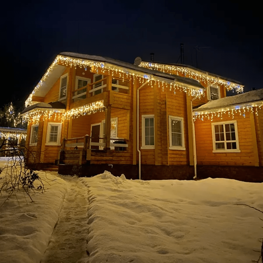 Vejrbestandigt LED-lysgardin på 4 x 0,6 m til haven