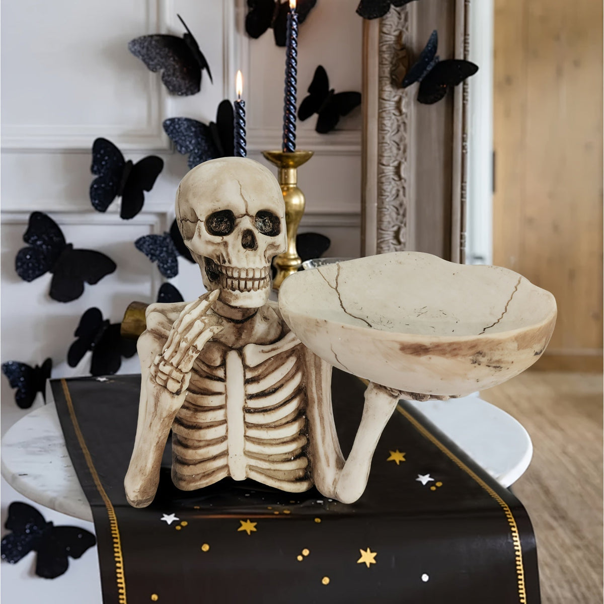 Dekorativ kranieskål i resin til halloween og gotisk indretning