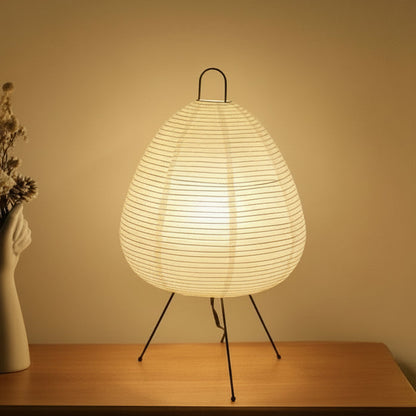 Elegant bordlampe i rispapir med jernfod i japansk design