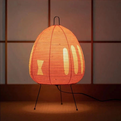 Elegant bordlampe i rispapir med jernfod i japansk design