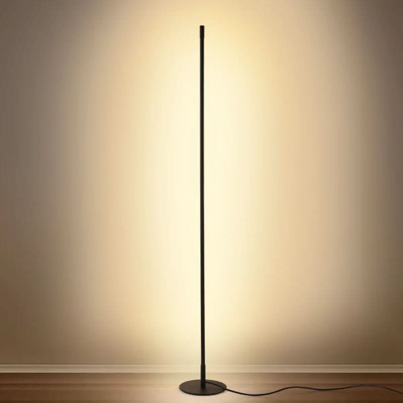 Dæmpbar gulvlampe i metal med varmhvidt LED-lys til stuen