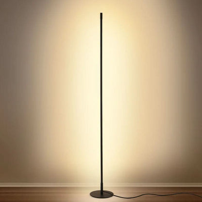 Dæmpbar gulvlampe i metal med varmhvidt LED-lys til stuen