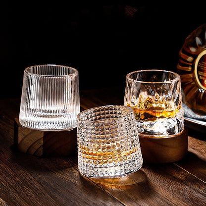 Drejelige whiskyglas i blyfrit krystal med gaveæske til whiskyelskere