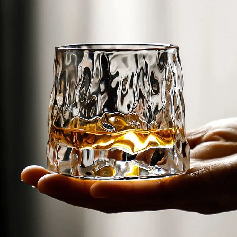 Drejelige whiskyglas i blyfrit krystal med gaveæske til whiskyelskere